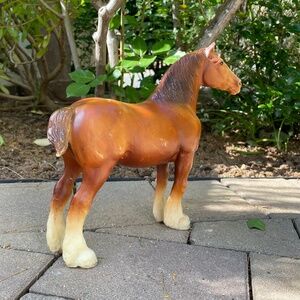 Breyer clydesdale mare